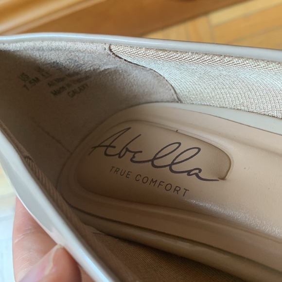 Brand New women’s Nude pumps True Comfort heels 7.5 - Picture 3 of 6